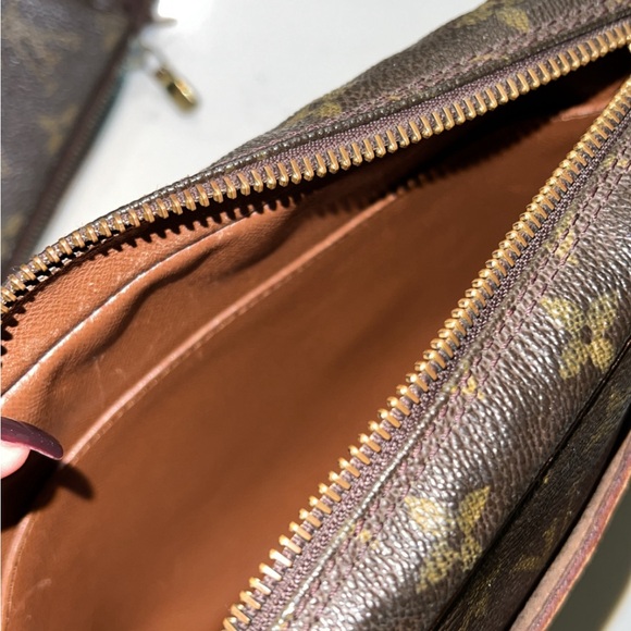 Louis Vuitton toiletry pouch - Picture 6 of 6